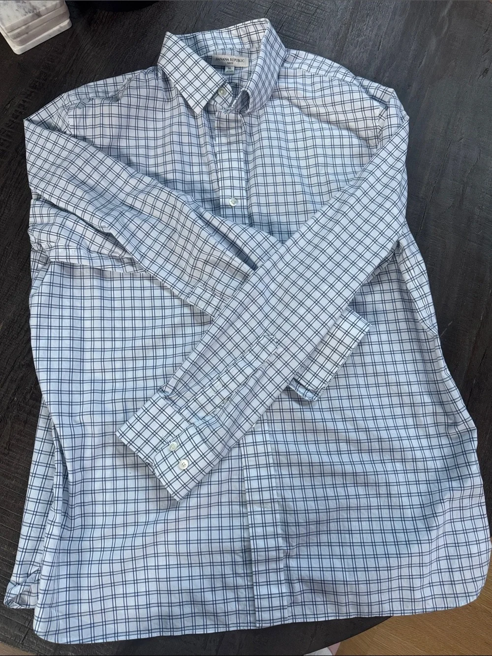 Banana Republic Button Down Shirt, XL, great condition. Final sale.
